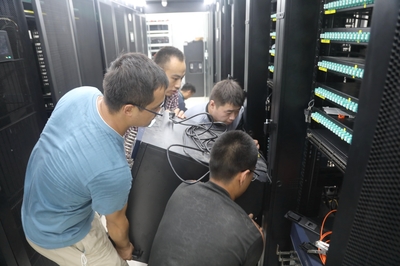 西城校區(qū)網絡數(shù)據(jù)中心機房回遷工作圓滿完成，網絡技術服務全面恢復與升級